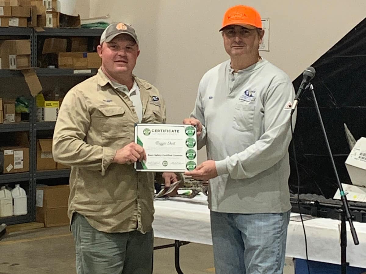 2019 Basic SCL Recipient Reggie Shell with Sequachee Valley Electric Cooperative CEO Mike Partin